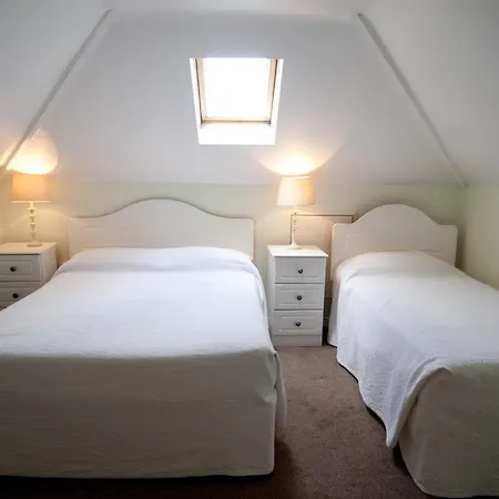 Griffin Lodge Guesthouse-2